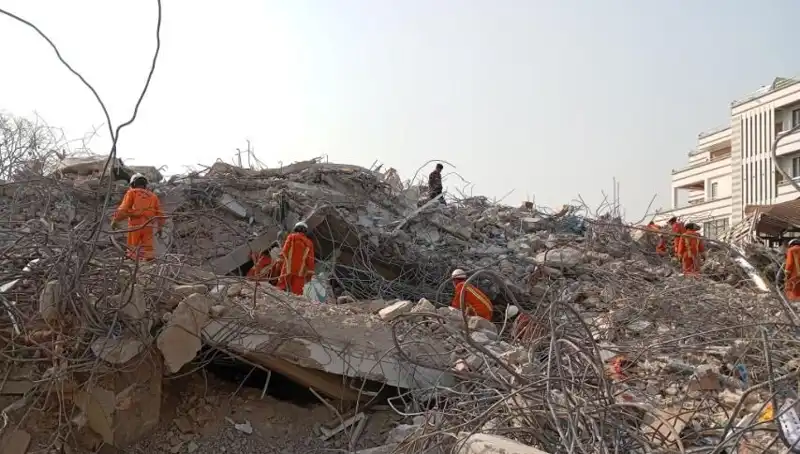 Türk Ekiplerinin Myanmar Kurtarma Operasyonu: Enkazdan Hayat Mücadelesi