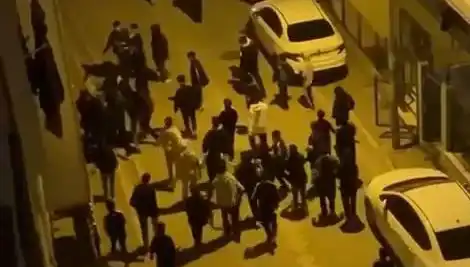 Esenyurt’ta Sopalı Kavga: Gençler Mahallede Korku Dolu Anlar Yaşattı