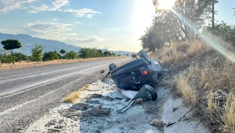 Adıyaman'da Yüreklere Korkan Kaza: Otomobil Takla Attı!
