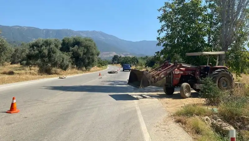 İzmir'de Motosiklet Kazası: Sürücü Hayat Mücadelesi Veriyor!