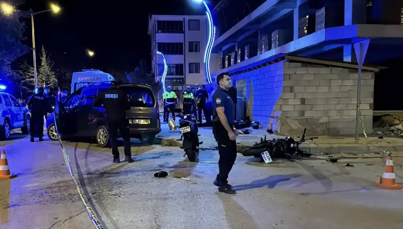 Motosiklet ile Otomobil Çarpışması: iki Kişi Hayatını Kaybetti