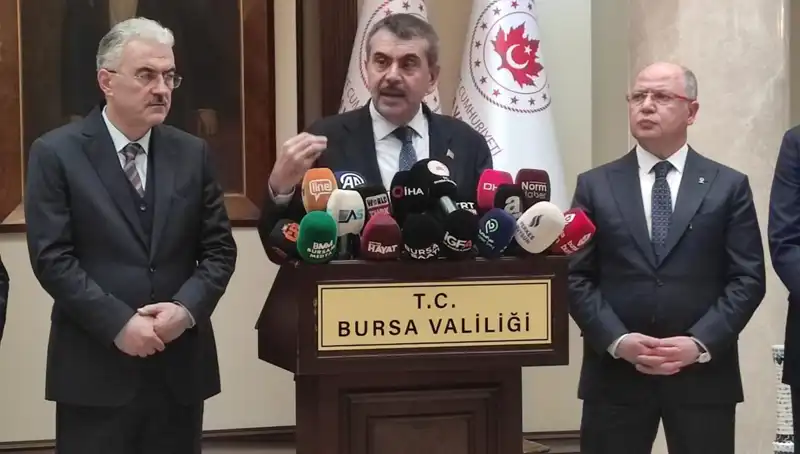 Bakan Tekin, Protestolara Katılan Çalışanları Uyararak Yaptırım İhtimaline Dikkat Çekti