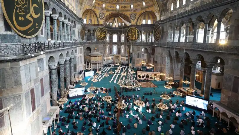 Ayasofya'nın Kapısını Kıran Sanığa Verilen Cezanın Ardındaki Gerçekler