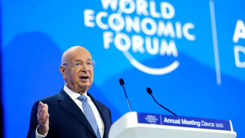 Davos’un Kurucusu Klaus Schwab İstifa Etti: Ekonomik ve Siyasi Etkileri