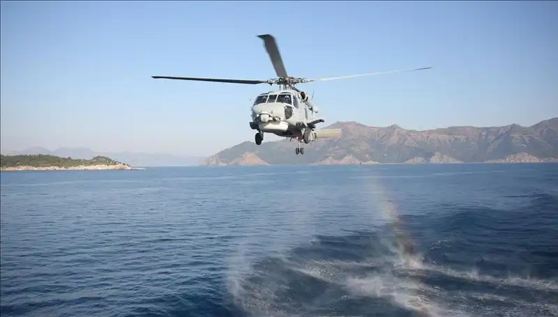 Acil Durum: Askeri Helikopter Denize Zorunlu İniş Yaptı, Sebepleri ve Sonrası!