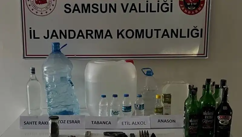 Samsun'da Sahte İçki Operasyonu: Litrelerce Kaçak Alkole El Konuldu
