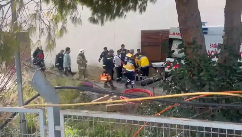 İstanbul'da Trafo Patlaması: Bir İşçi Ağır Yaralandı, Olayın Sebepleri Araştırılıyor