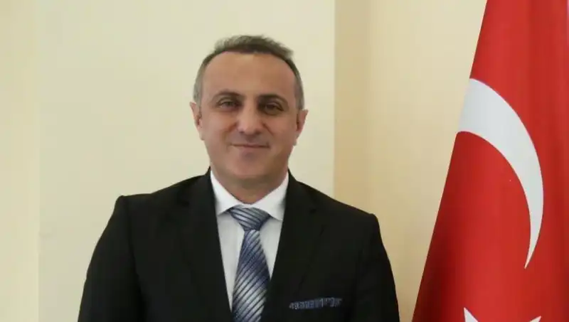 Gümüşhane Üniversitesi'nin Yıldız İsimleri: Rektör Prof. Dr. Oktay Yıldız Kimdir?