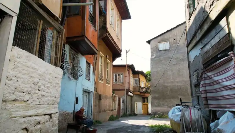 Ankara'nın Tarihi 'Yahudi Mahallesi' Zamanı Nasıl Aşıyor?