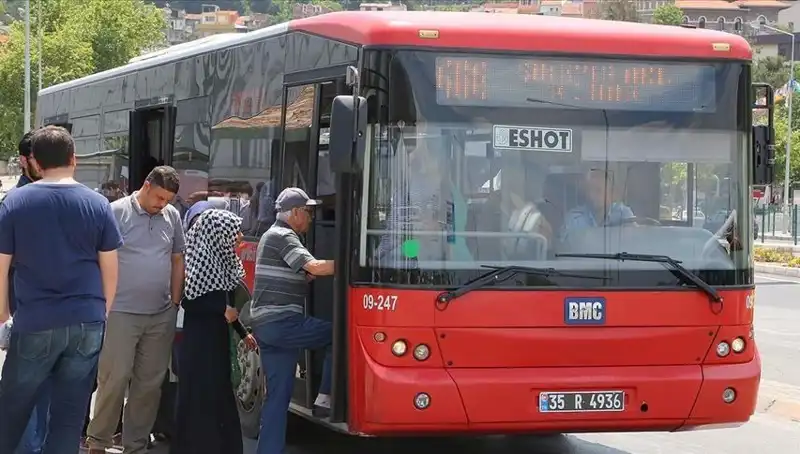 İzmir'deki Yeni Öğrenci İndirimine 30 Yaş Sınırı Ceza Getirildi!