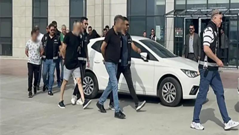 Hayal Satışıyla 10 Milyar Lira Dolandırıcılık: Turizm Firması Olduklarını İddia Ettiler