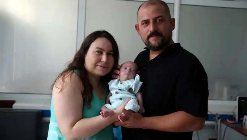 800 Gram Doğdu, 4 Ay Yoğun Bakımda Kaldı: Hayata Tutunan Bebek Hikayesi