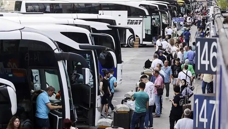İstanbul’un Göç Dalgası: 369 Bin Kişi Şehri Terk Etti