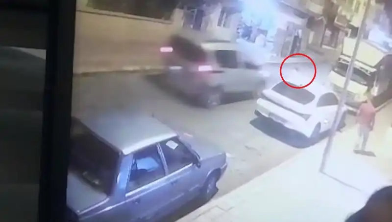 Yola Fırlayan Çocuğa Hafif Ticari Araç Çarptı: Olay Anı ve Sonrası