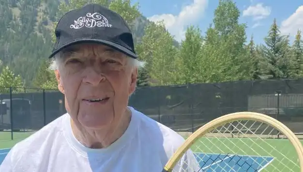 Avustralyalı Tenis Efsanesi Fred Stolle Hayatını Kaybetti: Tenis Dünyasında Derin Bir Üzüntü