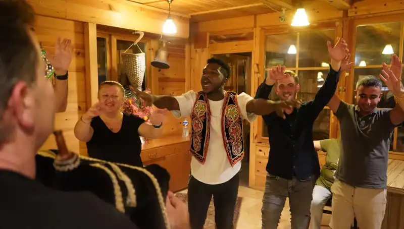 Gana’dan Rizeli Olmaya Uzanan İlginç Yolculuk: Tıp Fakültesi Mezuniyeti
