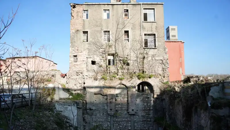 İstanbul'un 1600 Yıllık Tarihi Binası: Tarihin Gizemli Sayfaları