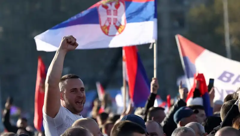 Sırbistan’ı Vermeyiz Mitingi: 55 Bin Kişi Vucic İçin Alanları Doldurdu