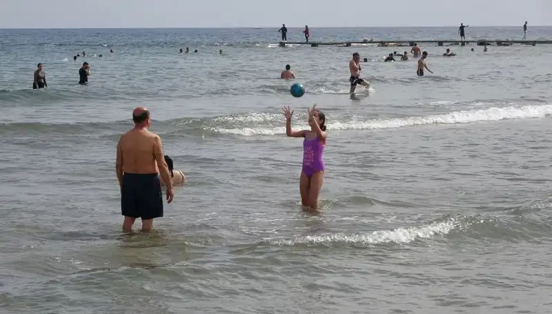 Sıcak Hava Dalgası: İstanbul'da Deniz Keyfi Başladı!