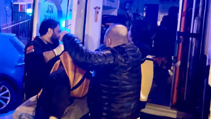 Tartışma Büyüdü: Genç, Babasını Silahla Vurarak Yaraladı