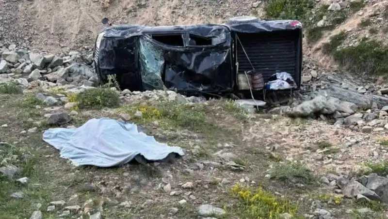 Gümüşhane'de Feci Kaza: 1 Ölü, 5 Yaralı - Olayın Ayrıntıları