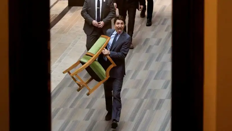 Trudeau, Skandalların Ardından Sandalyeyi Toplayarak Ayrıldı!