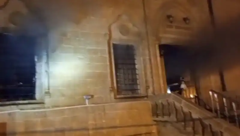 Mardin’de Tarihi Cami Yangını: Olay Anı ve Sonrası