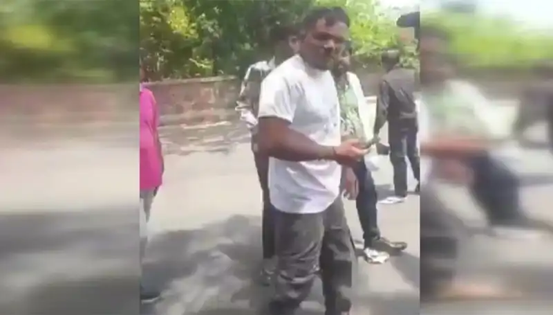 İstanbul-Madrid Uçuşunda Şoke Eden Anlar: "Biri Beni Yakaladı!"