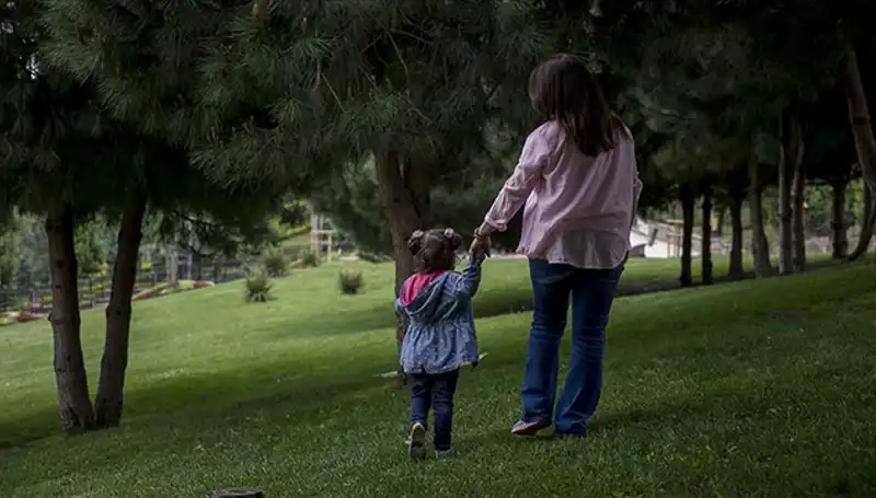 Yargıtay'dan Çarpıcı Koruyucu Aile Kararı: Görüşme Sıklığı Değişiyor