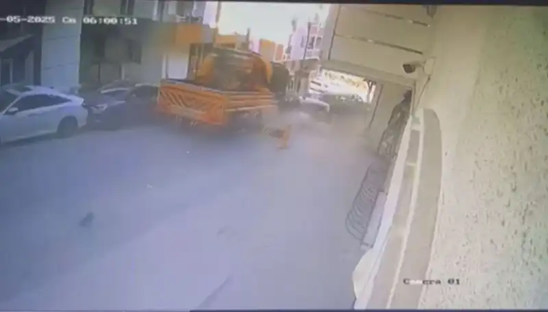 Kontrolden Çıkan Vinç, 23 Araca Çarparak Ancak Durdurulabildi!