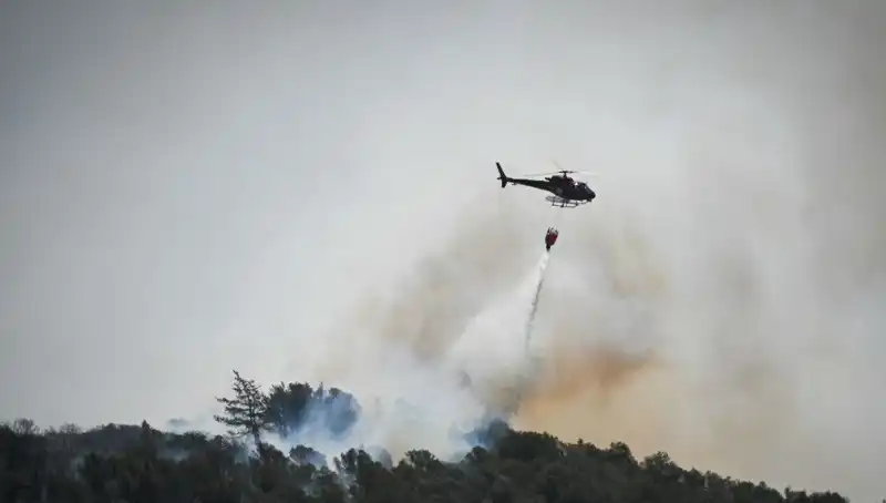 Fransa'nın Orman Yangınları: Marsilya Havalimanı Kapatılmak Zorunda Kaldı