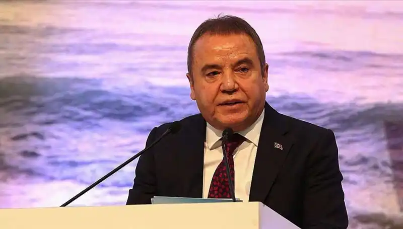 Muhittin Böcek: Antalya'nın Sevgili Başkanı ve İnovatif Yönetimi