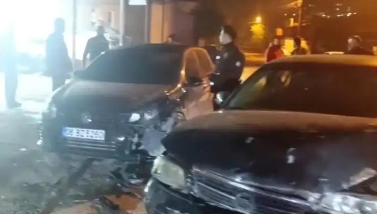 Çevirmeden Kaçmaya Çalışırken Korkunç Kaza: İki Kişi Yaralandı