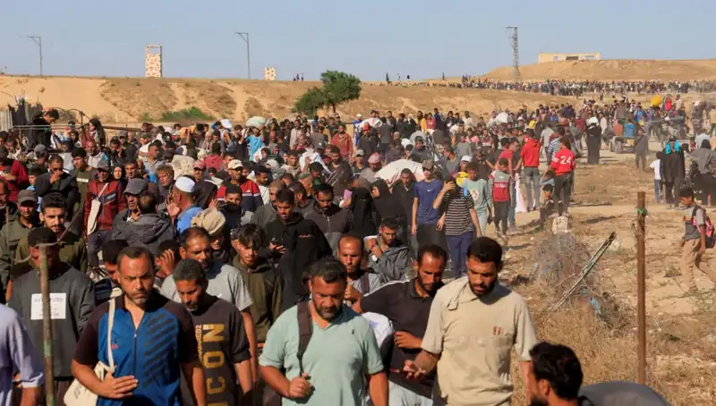 İsrail, Gazze'de İnsani Yardım Gönderenlere Ateş Açtı: 15 Filistinli Hayatını Kaybetti
