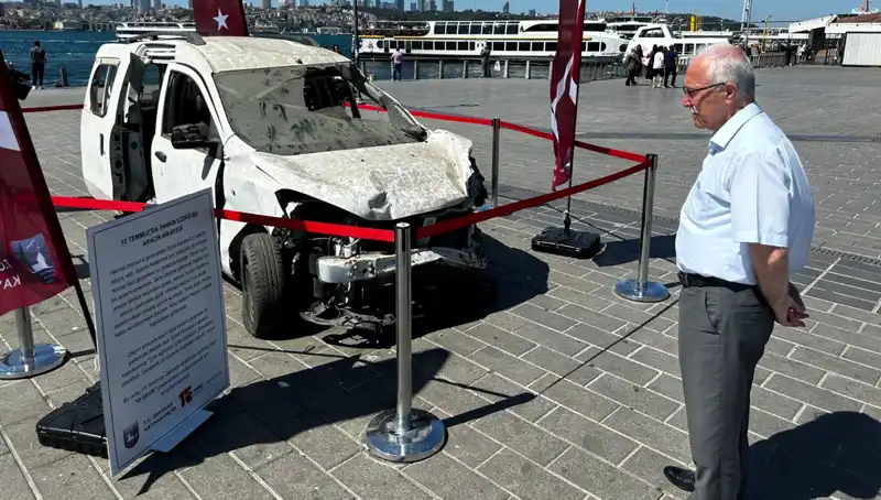 15 Temmuz'un İzleri: Tankların Ezdiği Otomobiller Sergisi Açıldı