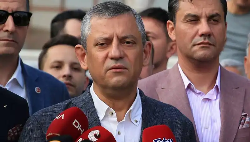 Özgür Özel'den Çarpıcı Bayram Açıklaması: "Bu Bayram Bize Bayram Gibi Gelmedi"