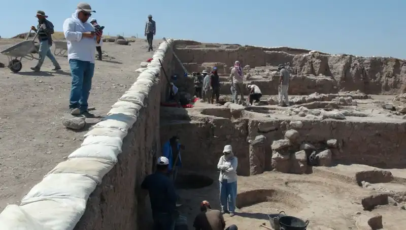 Kilis'teki Oylum Höyük'te Sıcak Havalara Rağmen Kazı Çalışmaları Devam Ediyor!
