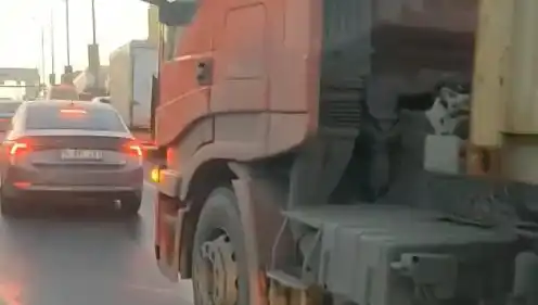 D-100 Karayolu'nda Yol Verme Kavgası: TIR'ı Üzerine Süren Sürücü Ne Yapmak İstedi?