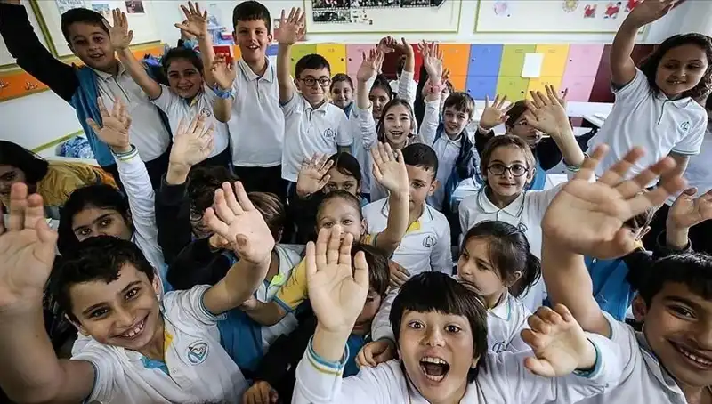 9 Günlük Tatilin Ardından Okul Zilinin Çaldığı An: Alışık Olmadık Duygular