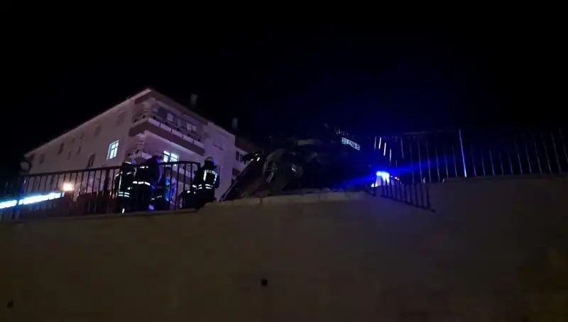 Bariyere Asılı Kalan Araç: Trafik Kazalarının Önlenmesi İçin Yeni Önlemler
