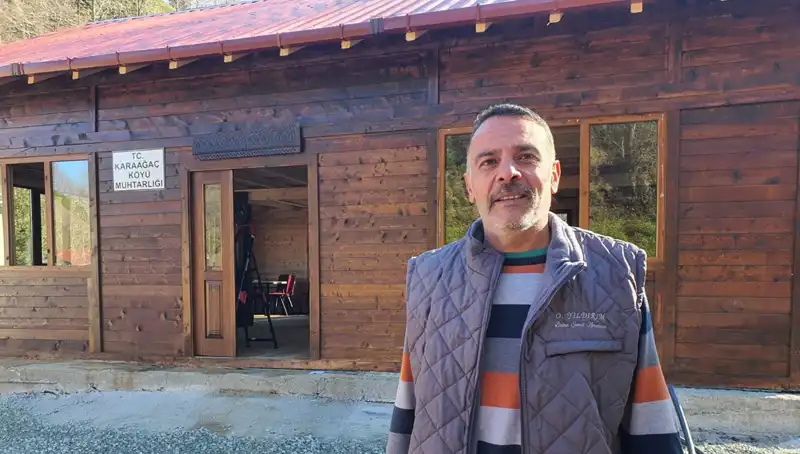 Muhtar, Köyü İçin Hayvanlarını Satıp Ahşap Sosyal Tesis Yaptırdı