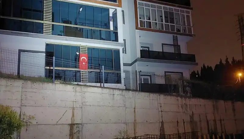 Sakarya'da 4 Katlı Apartman Neden Tahliye Edildi? İşte Sıra Dışı Gelişmeler!