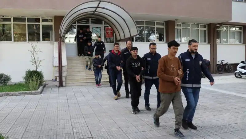 Edirne ve Kırklareli'nde Kaçak Göçmen Operasyonunda Yakalananlar ve Detaylar
