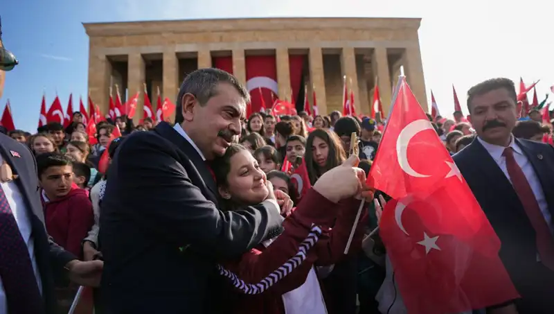 Milli Eğitim Bakanı Tekin, Anıtkabir’de Geleceğin Teminatı Çocuklarla Buluştu