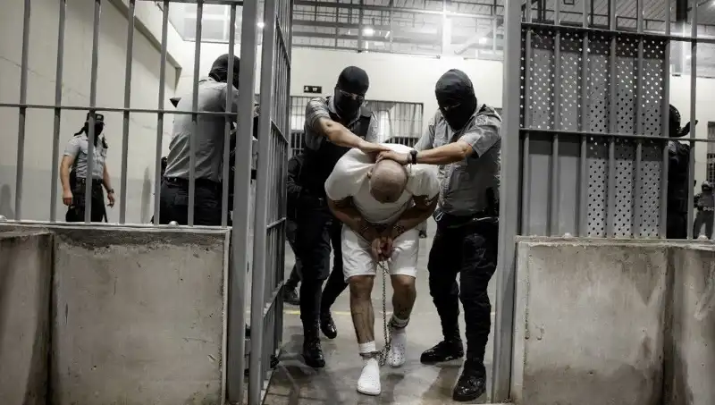 Trump’ın El Salvador Kararına Meydan Okuması: Cehennem Gibi Bir Durum Mu?
