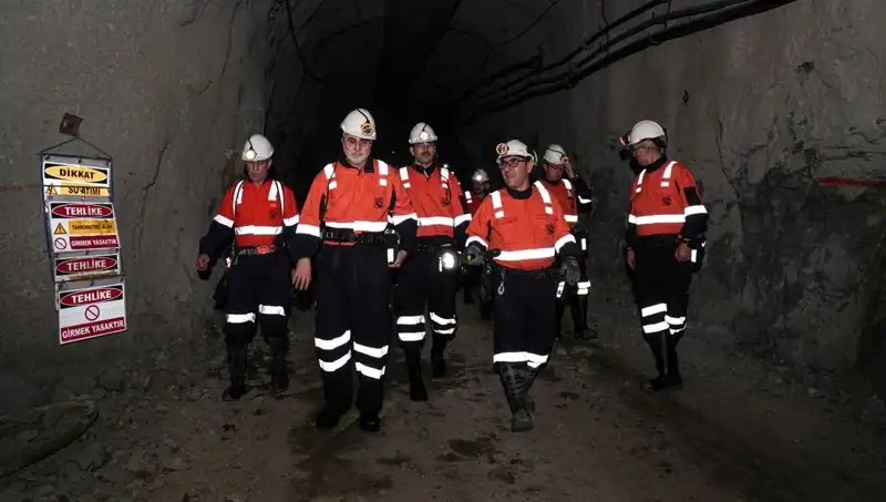 Bakan Işıkhan Altın Madenine İndi: Türkiye’nin Altın Rezervlerine Yeni Bir Bakış