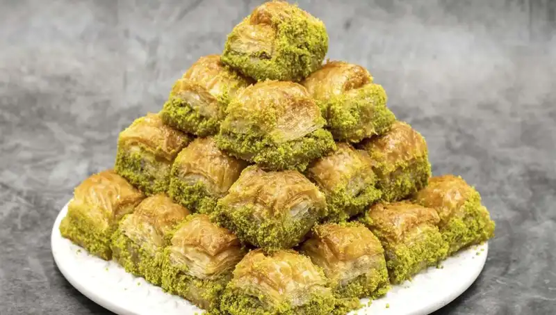 Baklava Skandalı: Üst Düzey Bakteri Tehditi Uzmanı Alarm Verdi