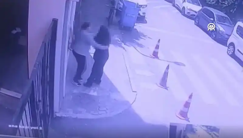 İstanbul'da Lise Tuvaletinde Yaşanan Dehşet Olayı Herkesi Şok Etti