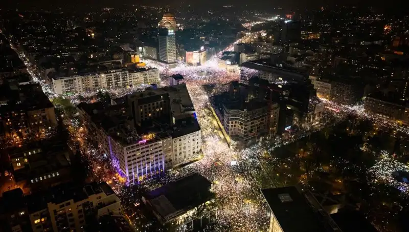 Sırbistan’da Öğrenci Protestoları: Belgrad Sokakları Ses Göklerindeydi