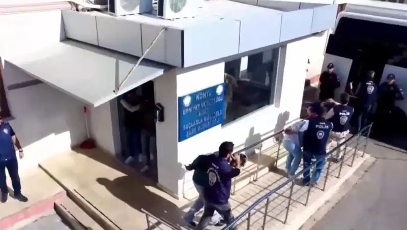 10 İlde Dolandırıcılık Şebekesine Dev Operasyon: 13 Kişi Tutuklandı